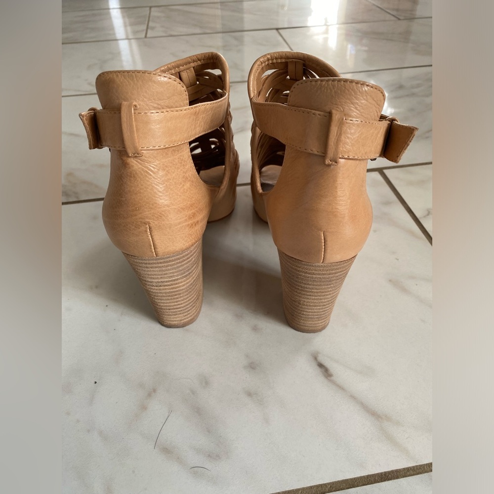Heels - Picture 3 of 3
